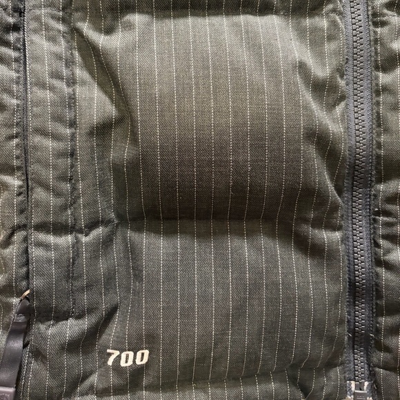 The North Face 700 Nuptse Gray White Pine Stripe Puffer Vest - Picture 4 of 6